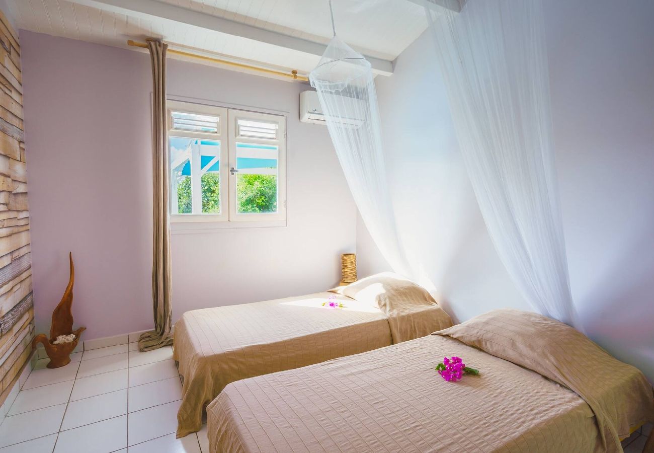 Villa à Sainte-Anne - Villa à Sainte Anne Ref G222 avec 6 chambres, pisc