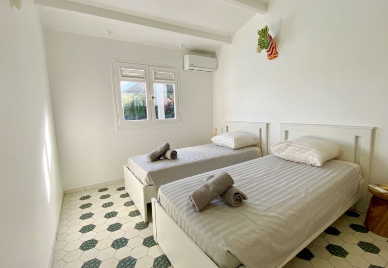 Villa à Sainte-Anne - Villa à Sainte Anne Ref G222 avec 6 chambres, pisc
