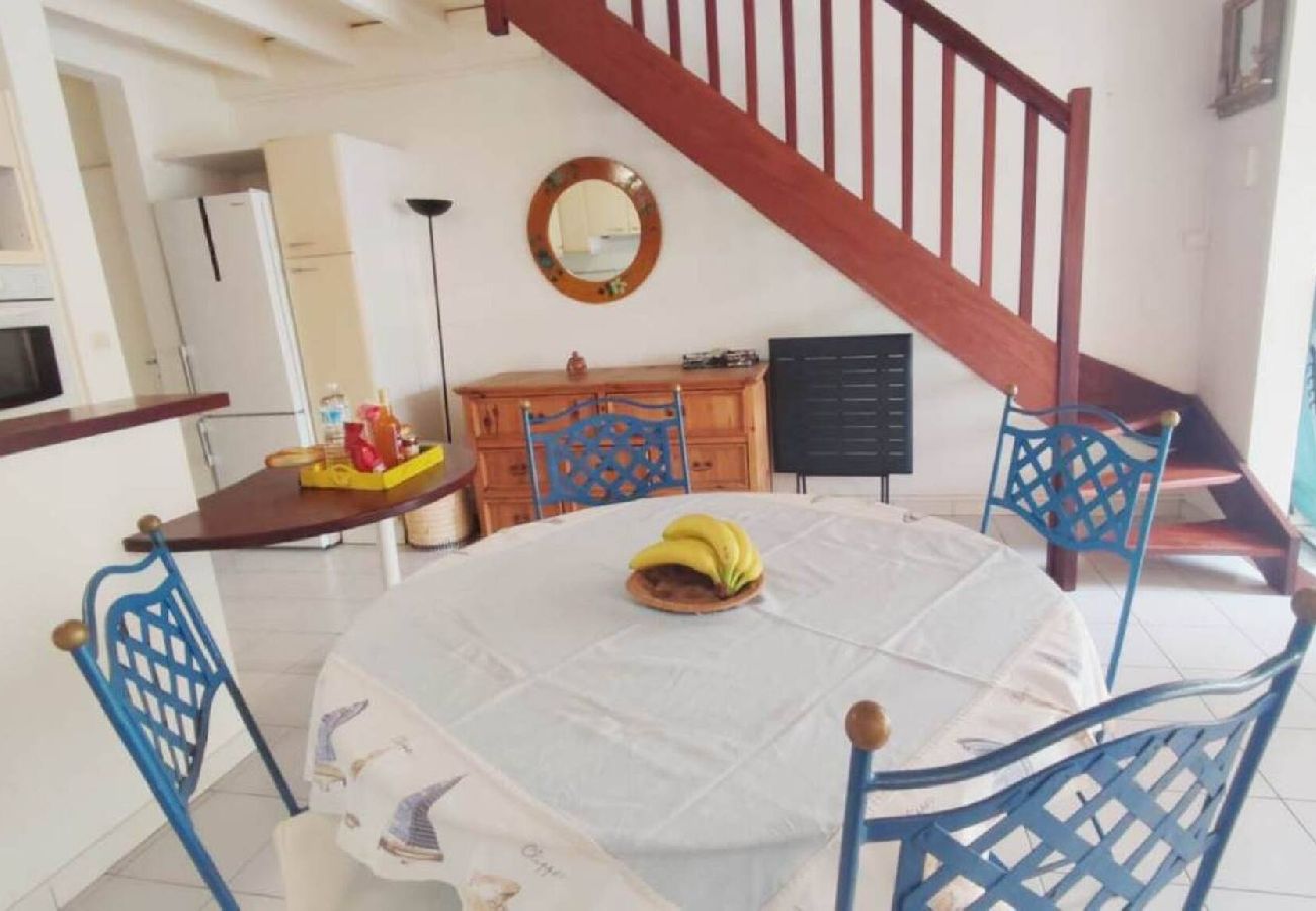 Villa à Sainte-Anne - Villa à Sainte Anne Ref M019 - 2 ch plage à 400m