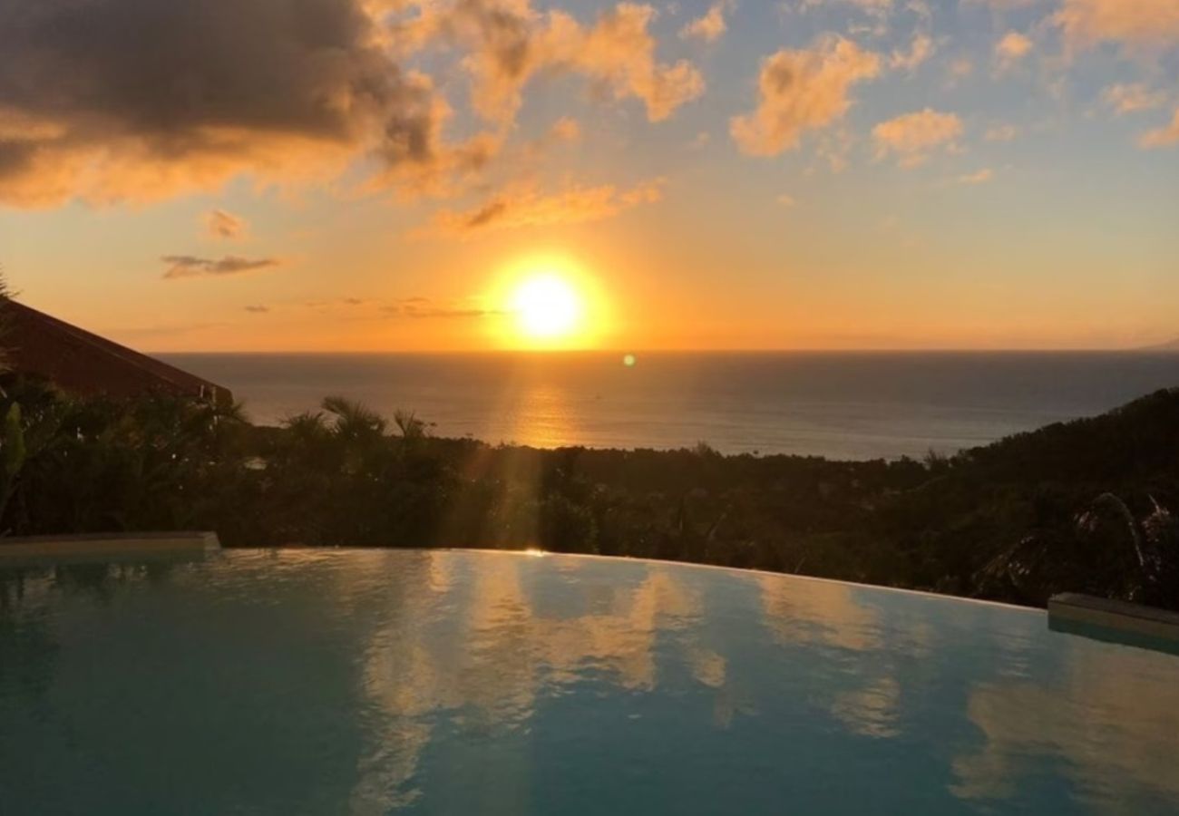 Villa à Deshaies - Villa à Deshaies G166A vue mer 3ch piscine