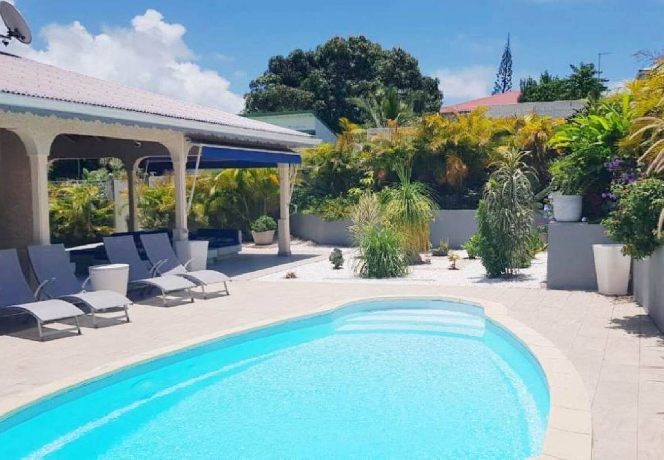 Villa à Sainte-Anne - Villa à Sainte Anne G104 3 ch piscine plage 600m