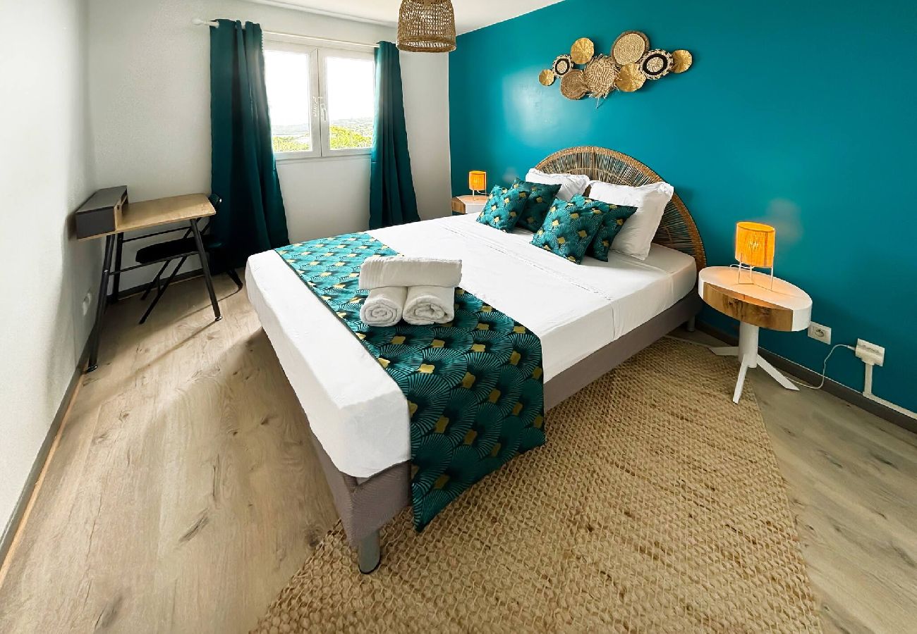 Appartement à Les Trois-Ilets - 543091 - T3 Bleu Lagoon, vue mer, plage