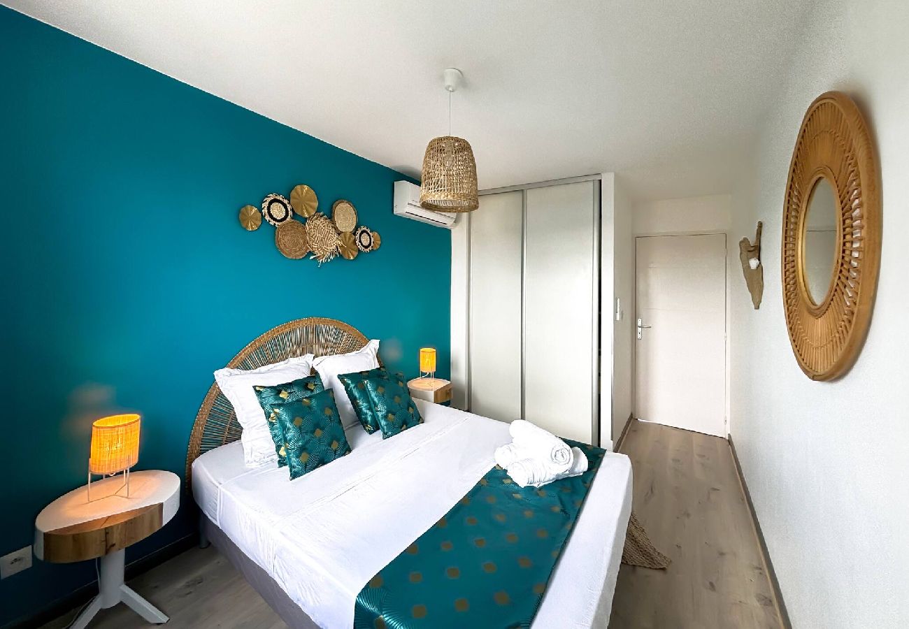 Appartement à Les Trois-Ilets - 543091 - T3 Bleu Lagoon, vue mer, plage