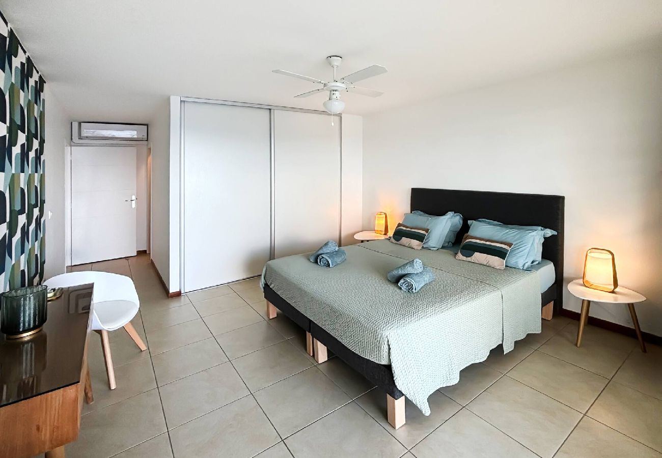 Appartement à Les Trois-Ilets - T5 Le Grand Bleu, vue mer,  plage a 100 mètres