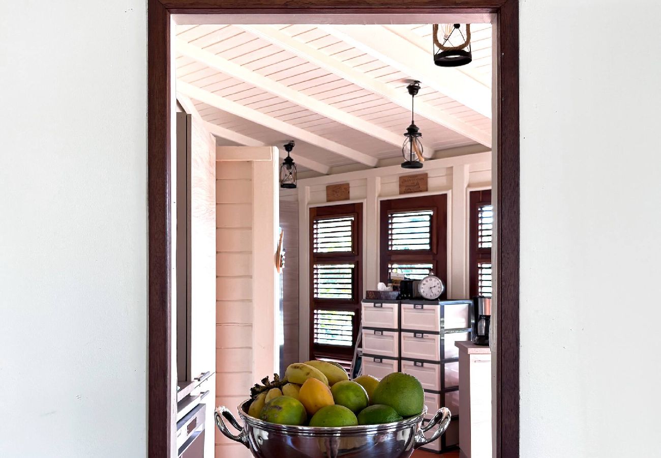 Maison à Les Trois-Ilets - Authentique maison créole Youka, 500m de la plage