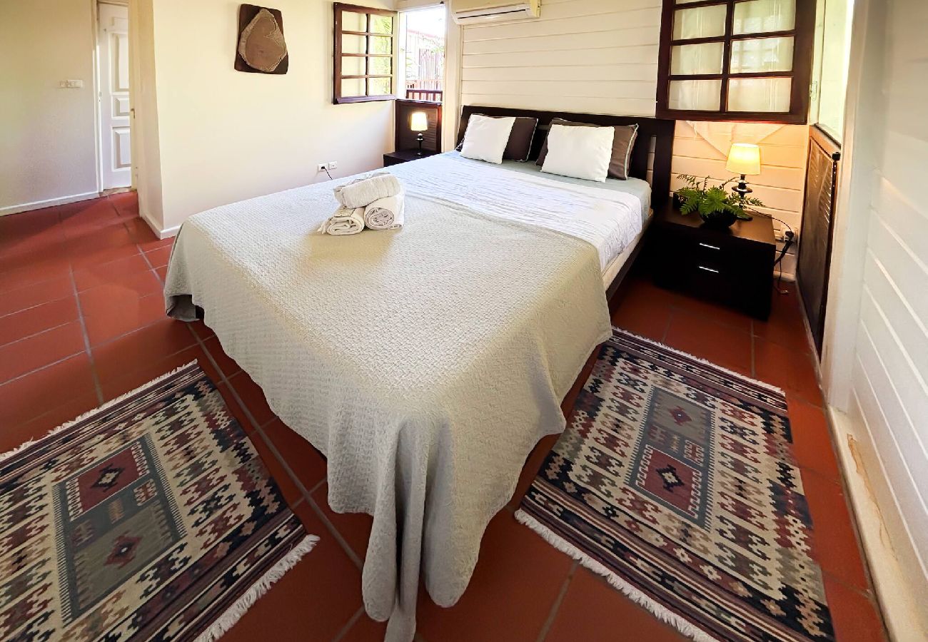 Maison à Les Trois-Ilets - Authentique maison créole Youka, 500m de la plage