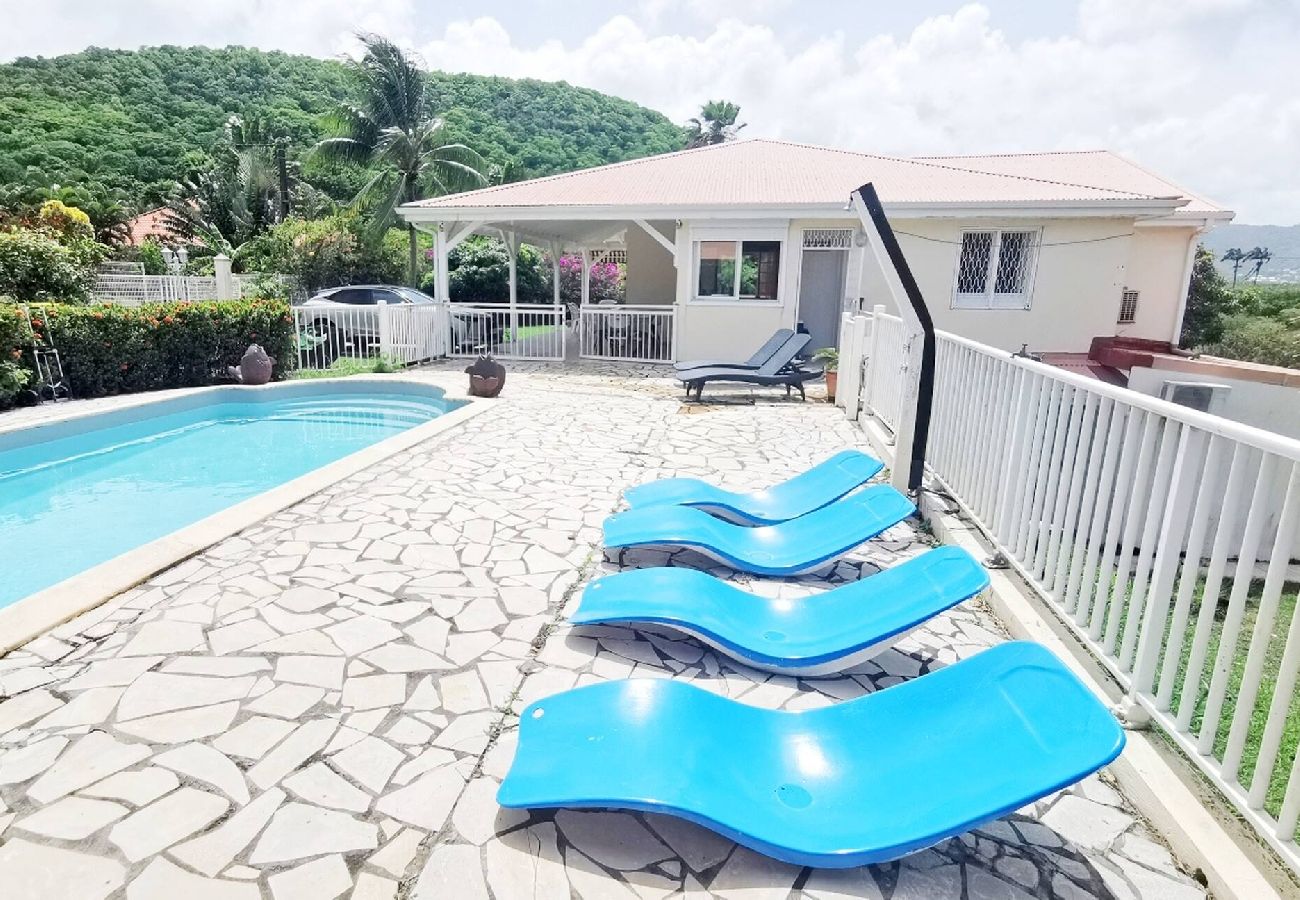 Villa à Sainte-Anne - Villa à Sainte Anne Ref M055 3ch piscine + 2appts
