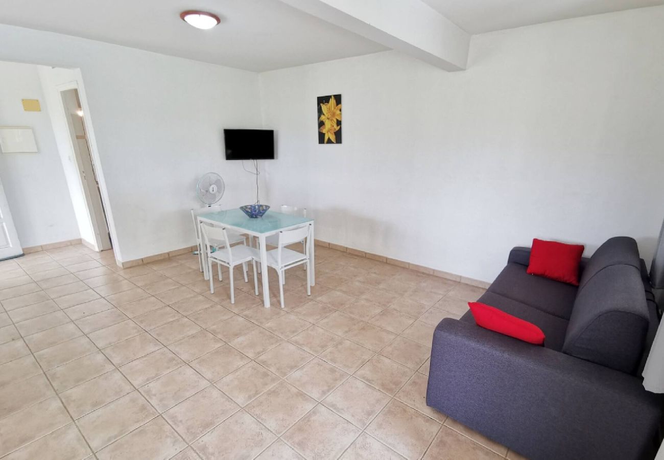 Villa à Sainte-Anne - Villa à Sainte Anne Ref M055 3ch piscine + 2appts