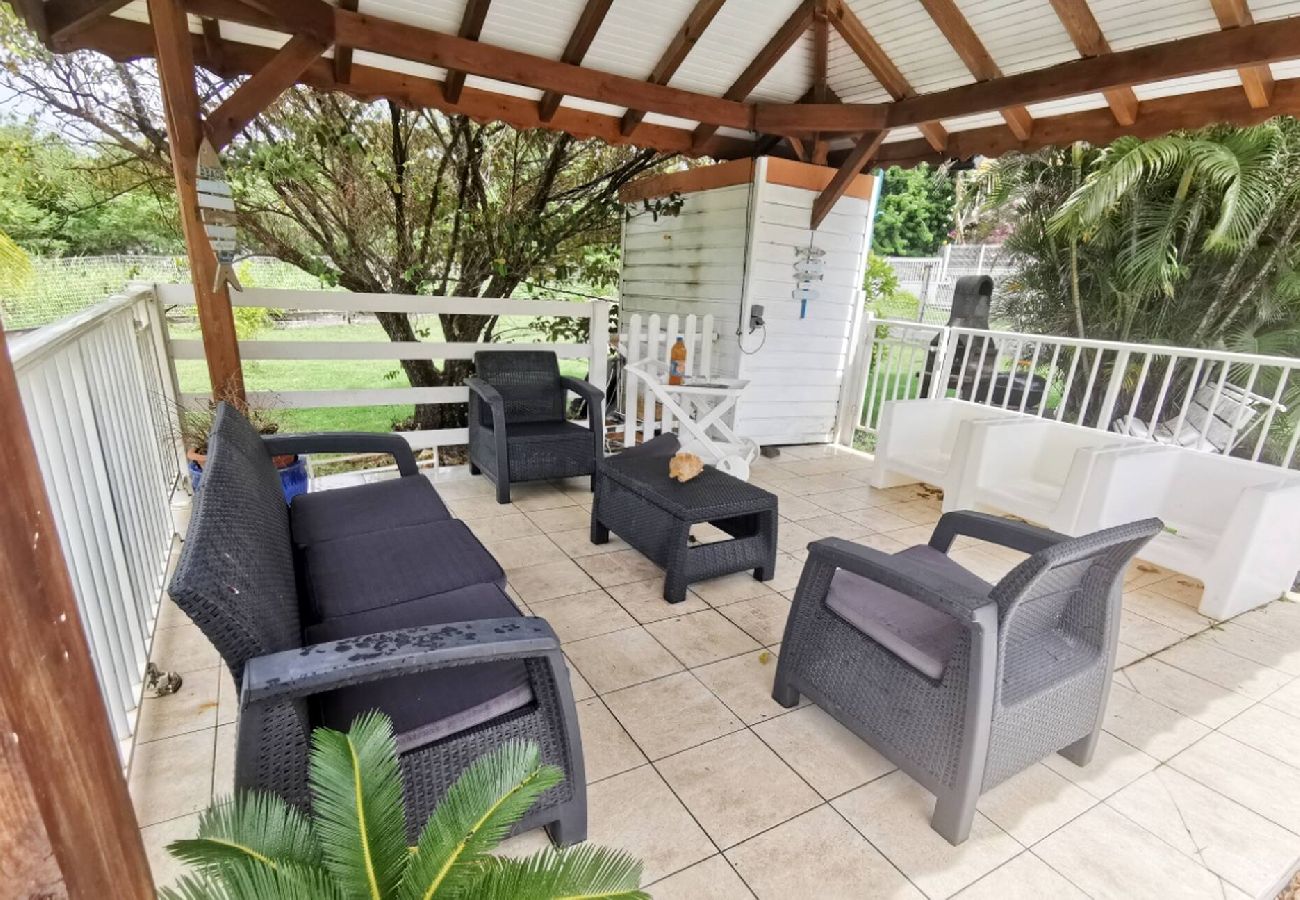 Villa à Sainte-Anne - Villa à Sainte Anne Ref M055 3ch piscine + 2appts
