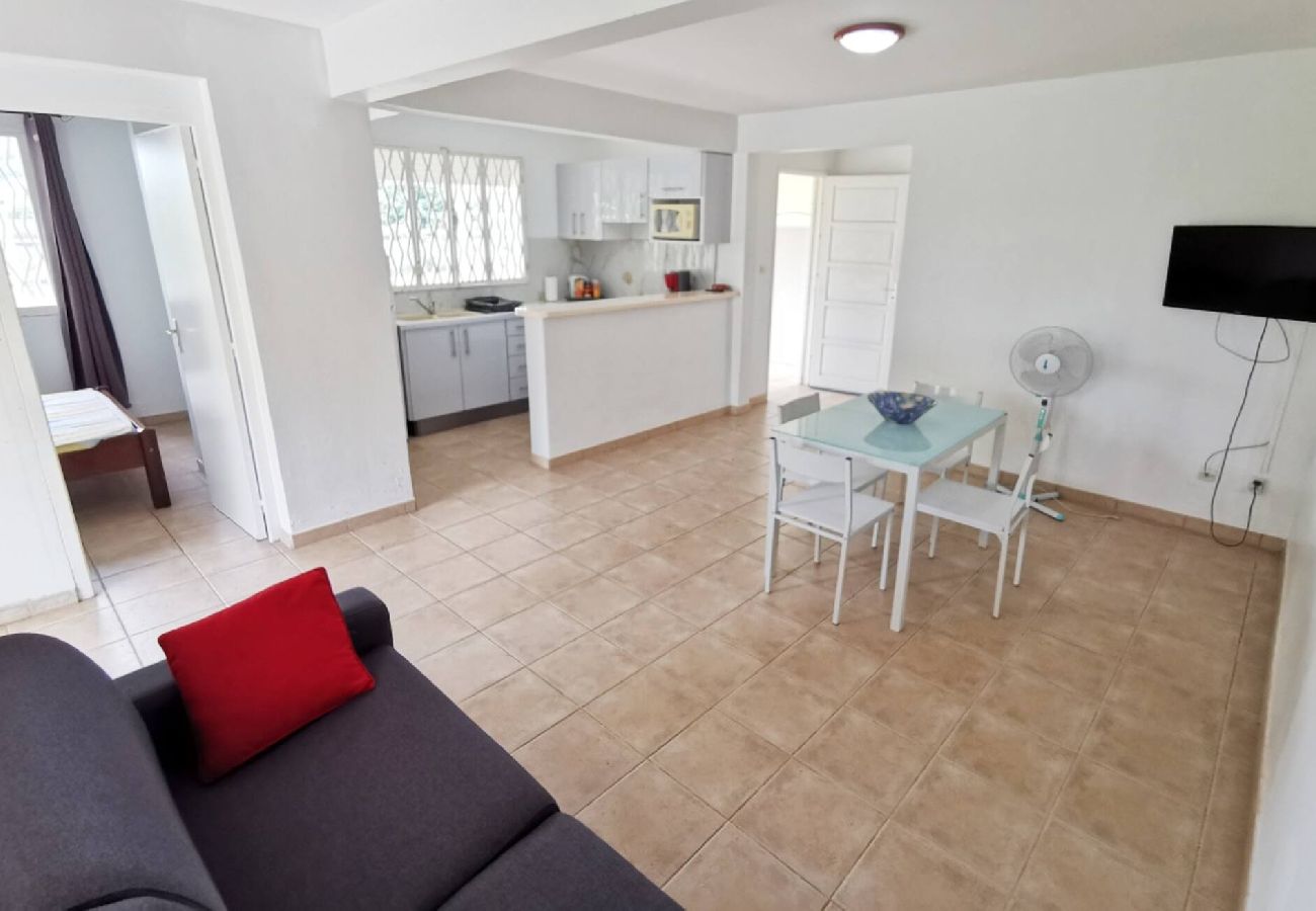 Villa à Sainte-Anne - Villa à Sainte Anne Ref M055 3ch piscine + 2appts