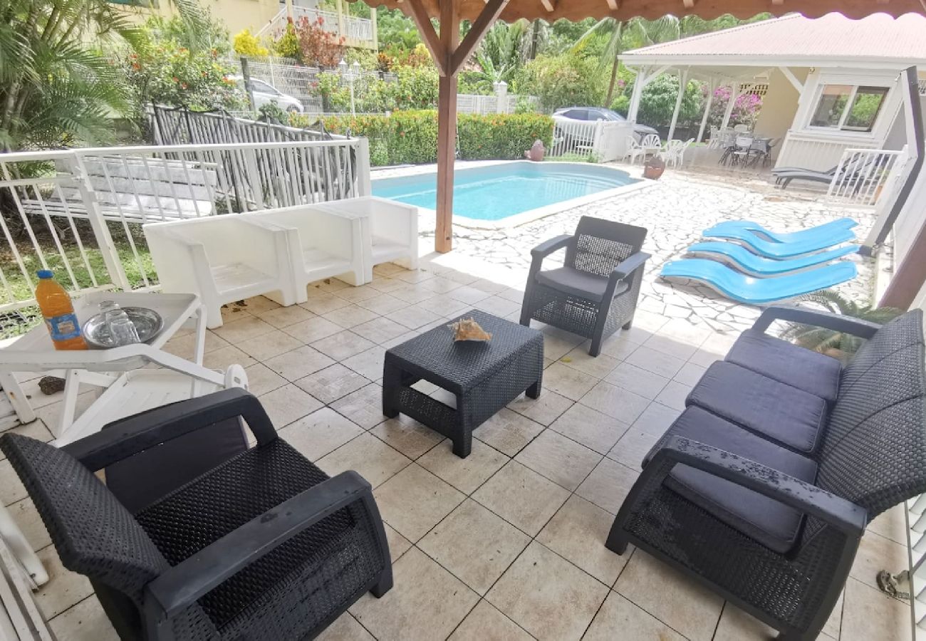 Villa à Sainte-Anne - Villa à Sainte Anne Ref M055 3ch piscine + 2appts