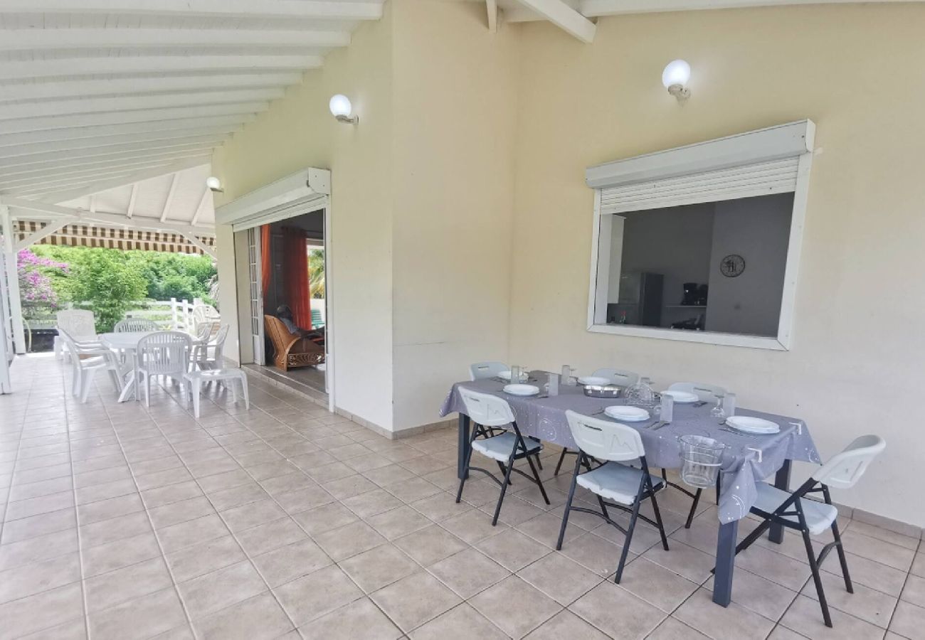 Villa à Sainte-Anne - Villa à Sainte Anne Ref M055 3ch piscine + 2appts