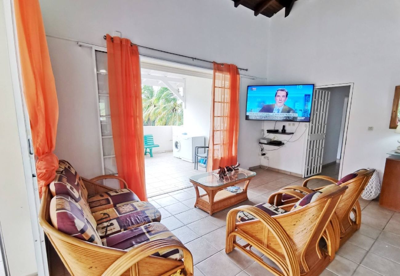 Villa à Sainte-Anne - Villa à Sainte Anne Ref M055 3ch piscine + 2appts