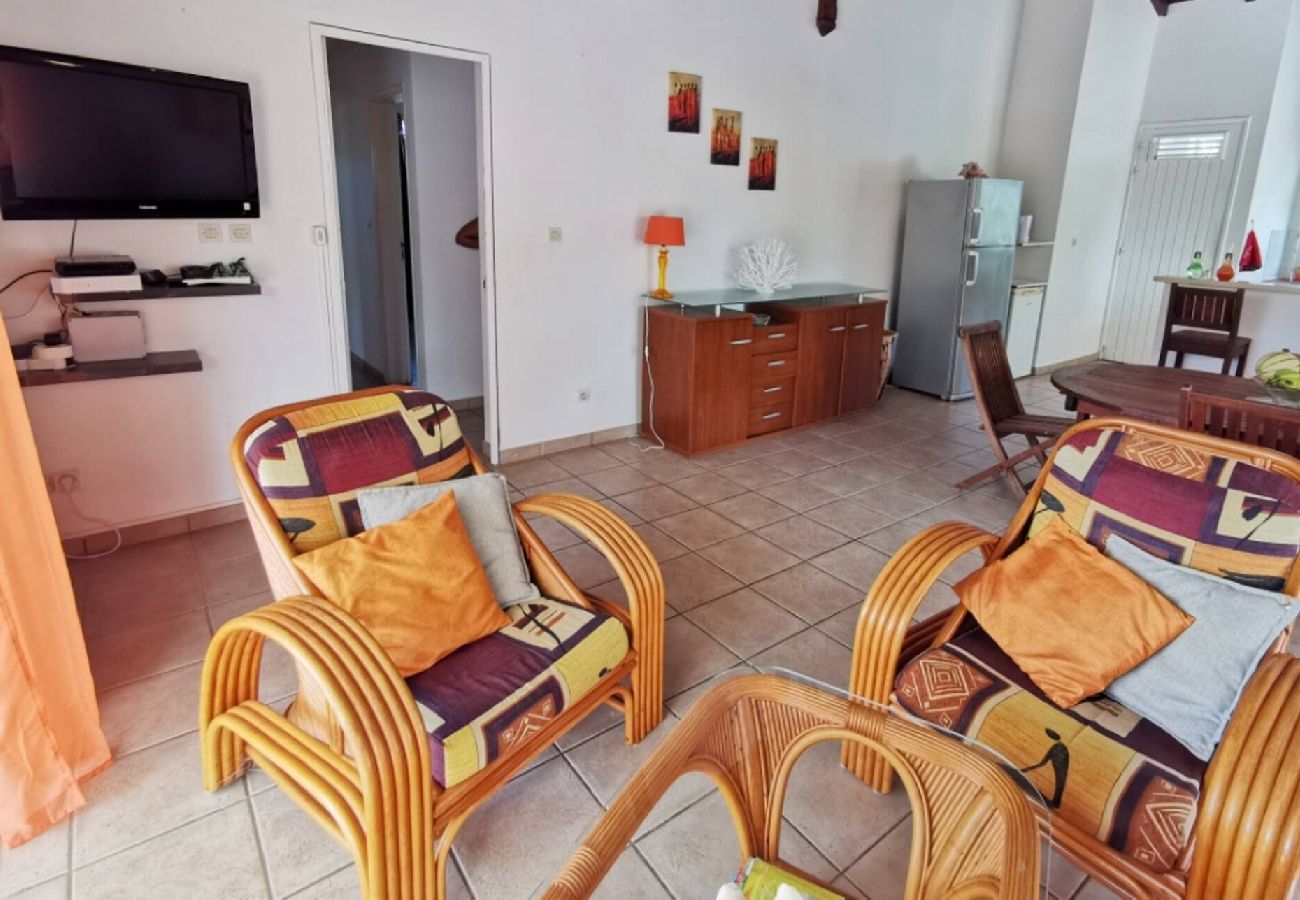 Villa à Sainte-Anne - Villa à Sainte Anne Ref M055 3ch piscine + 2appts