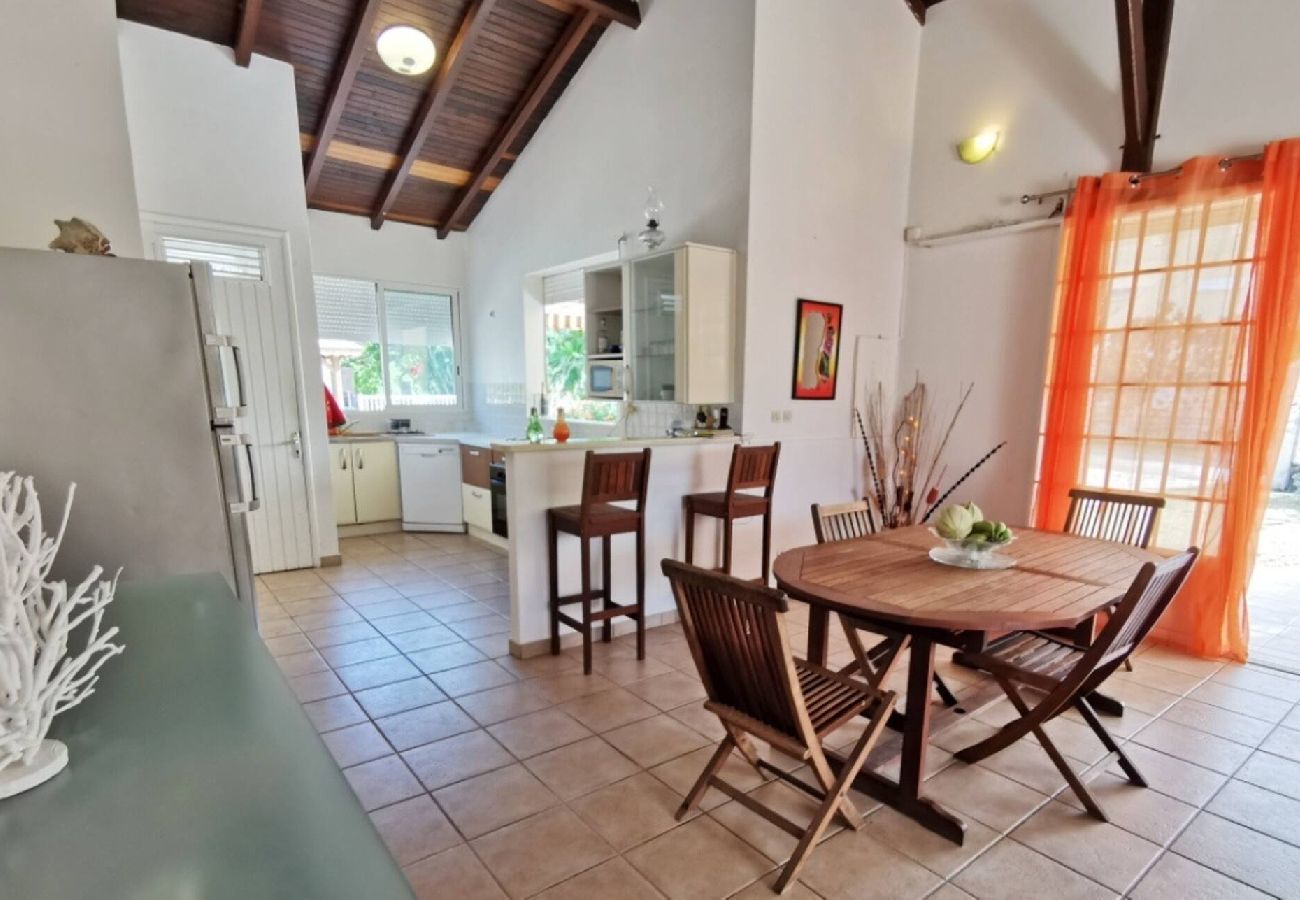 Villa à Sainte-Anne - Villa à Sainte Anne Ref M055 3ch piscine + 2appts