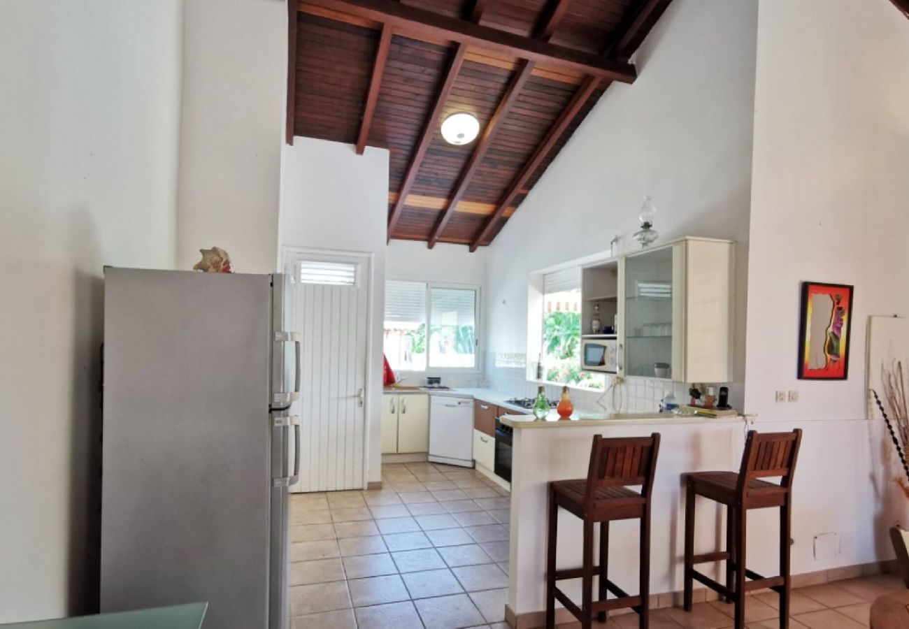 Villa à Sainte-Anne - Villa à Sainte Anne Ref M055 3ch piscine + 2appts