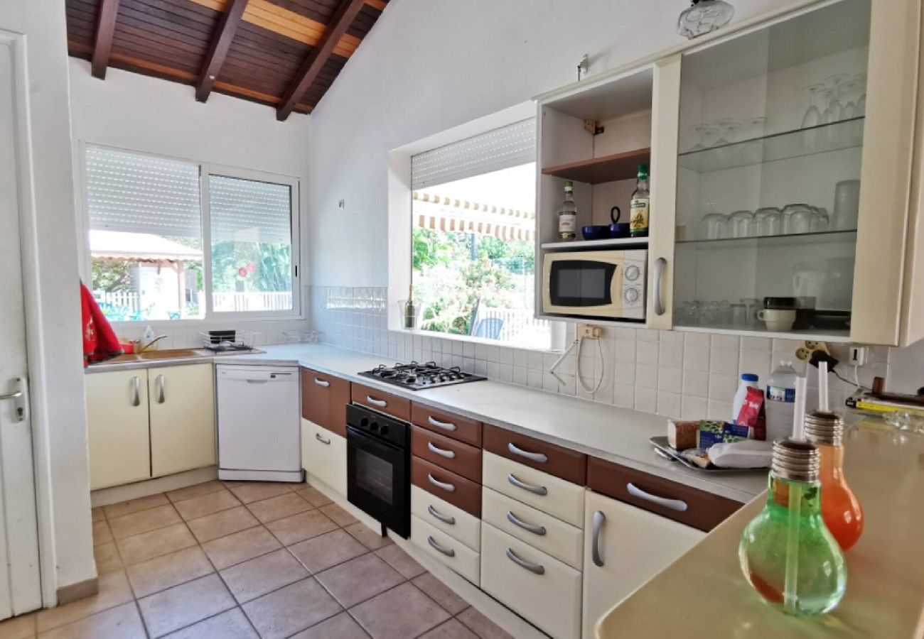 Villa à Sainte-Anne - Villa à Sainte Anne Ref M055 3ch piscine + 2appts