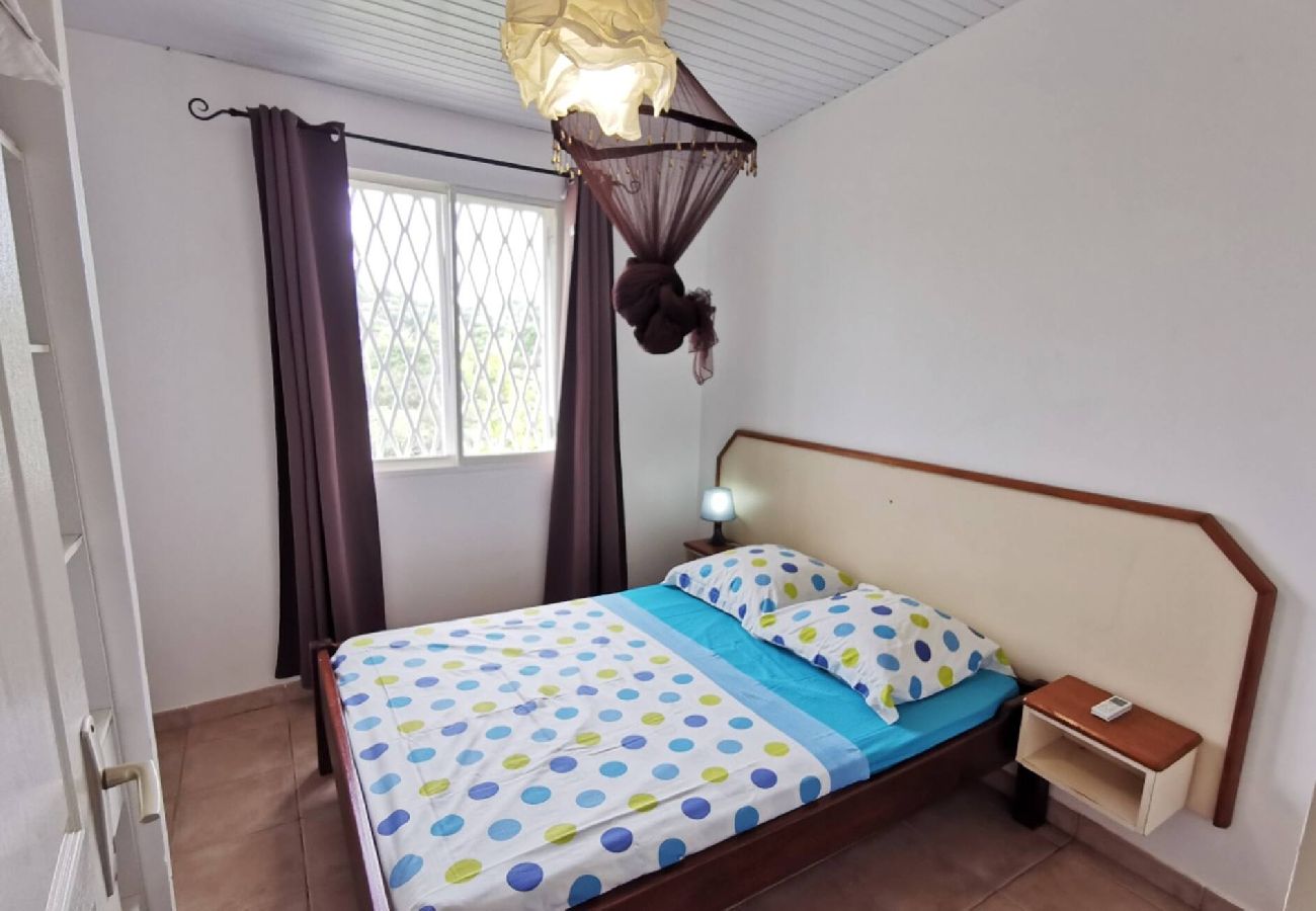 Villa à Sainte-Anne - Villa à Sainte Anne Ref M055 3ch piscine + 2appts