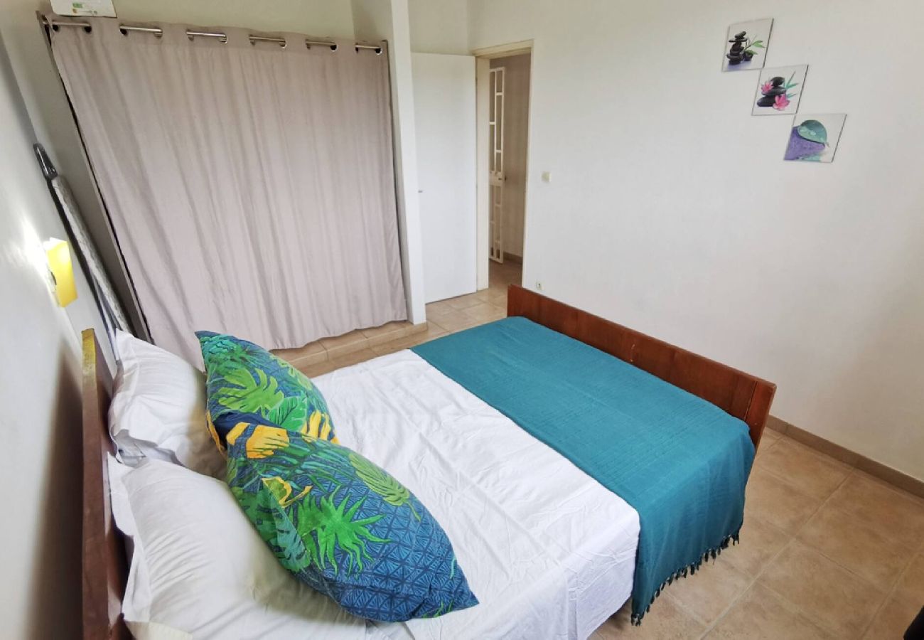 Villa à Sainte-Anne - Villa à Sainte Anne Ref M055 3ch piscine + 2appts