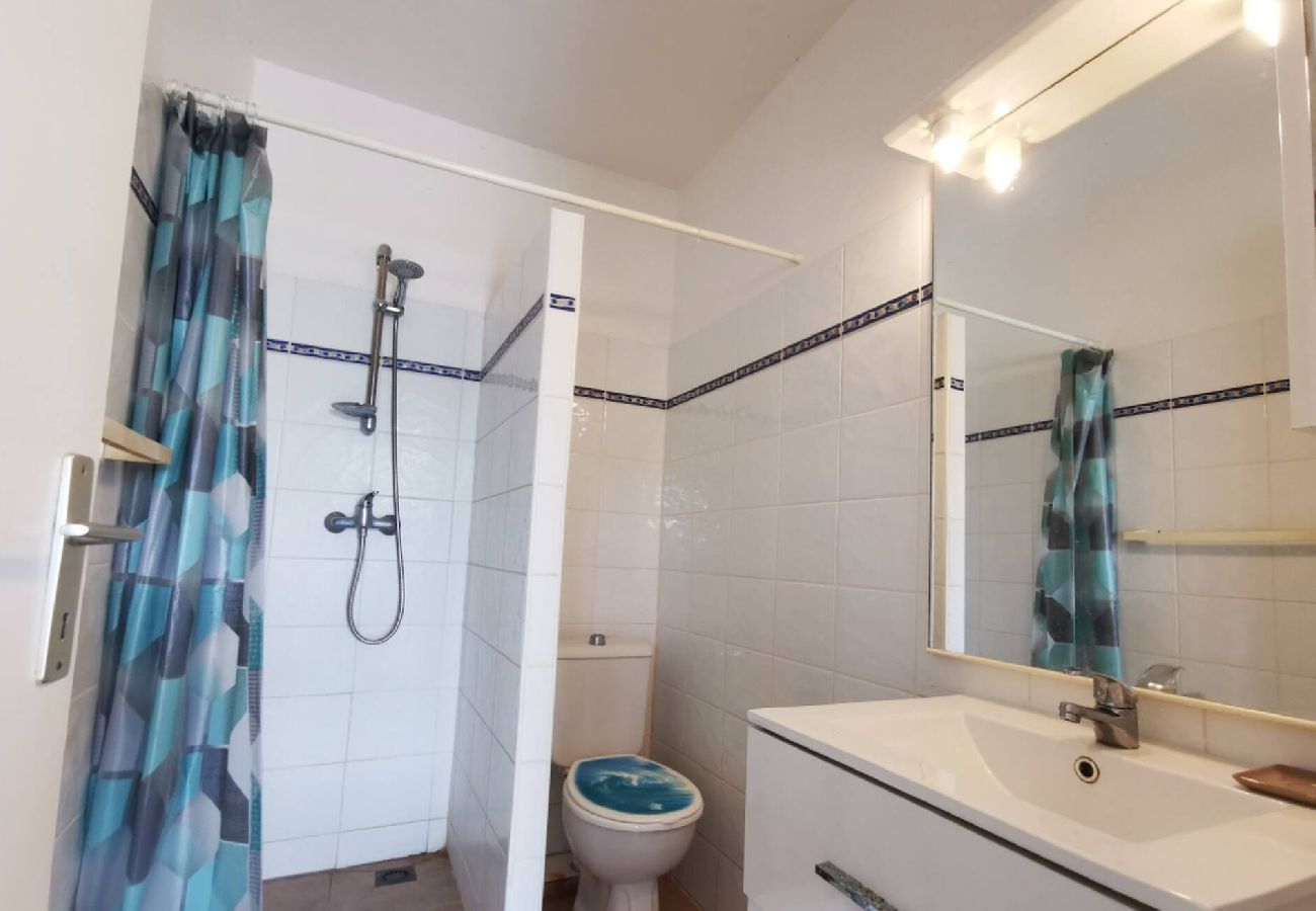 Villa à Sainte-Anne - Villa à Sainte Anne Ref M055 3ch piscine + 2appts