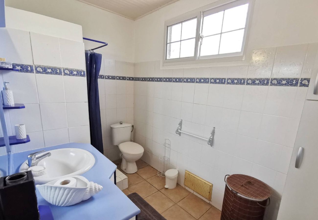 Villa à Sainte-Anne - Villa à Sainte Anne Ref M055 3ch piscine + 2appts