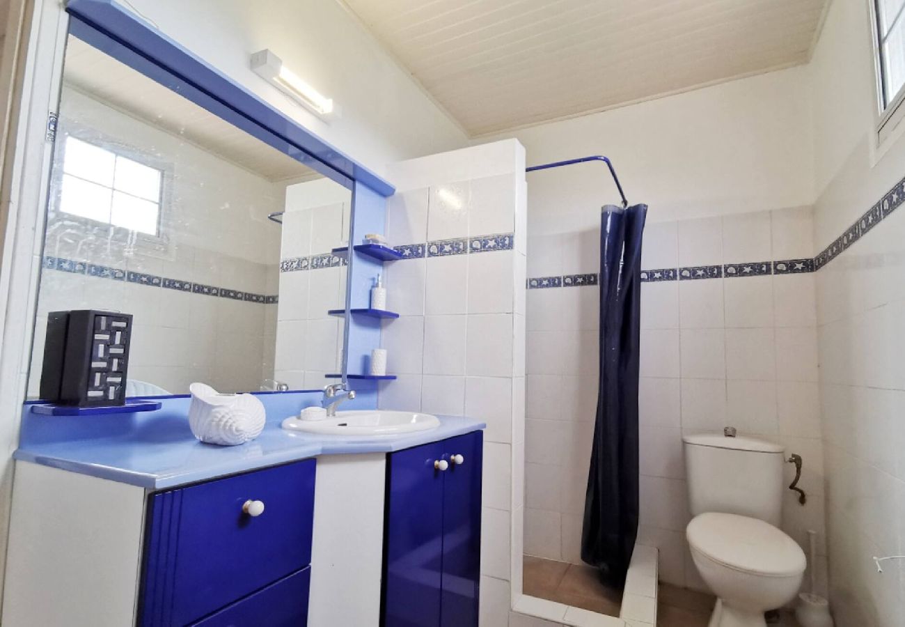 Villa à Sainte-Anne - Villa à Sainte Anne Ref M055 3ch piscine + 2appts