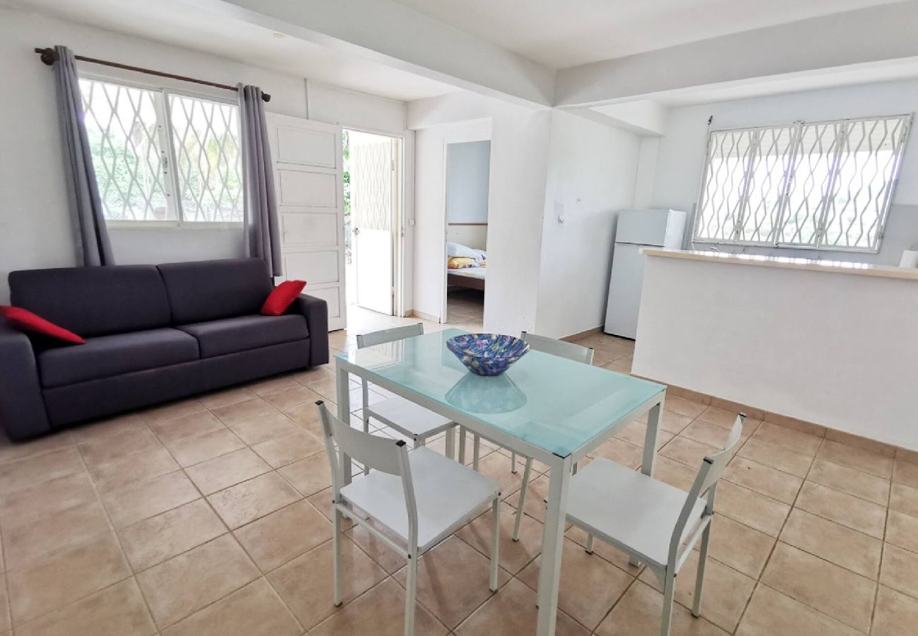 Villa à Sainte-Anne - Villa à Sainte Anne Ref M055 3ch piscine + 2appts