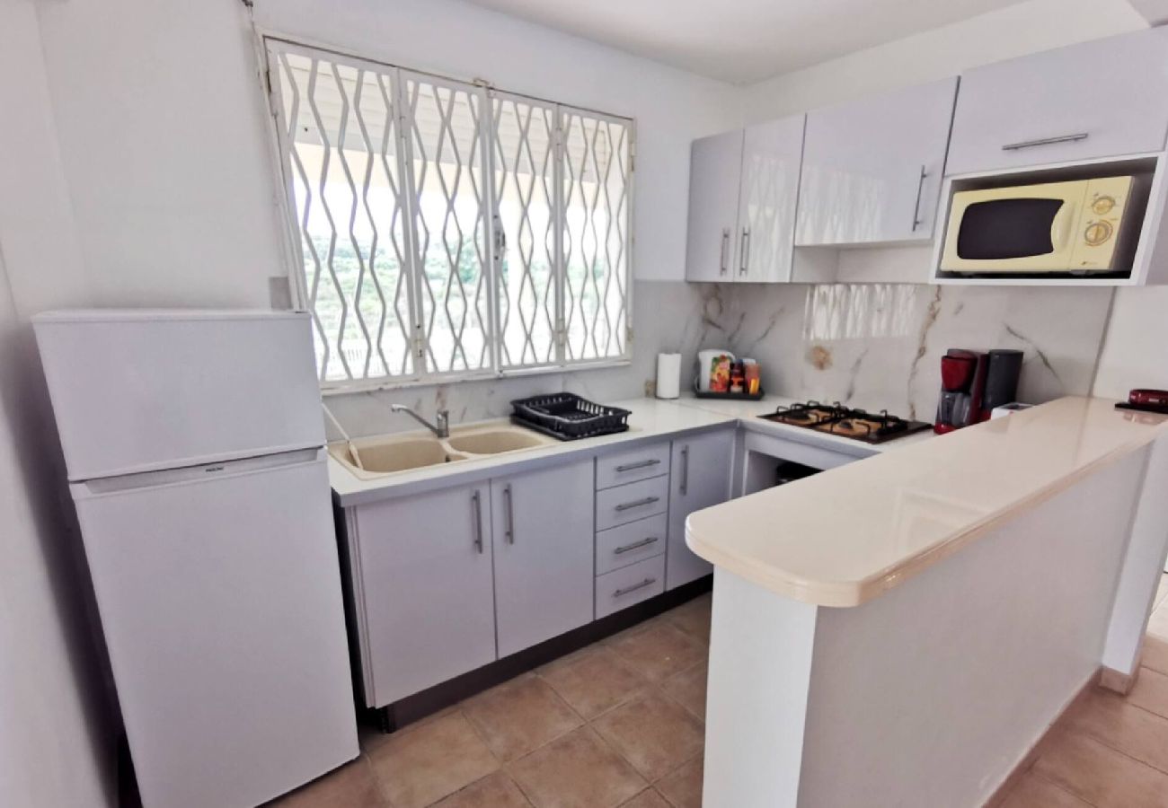 Villa à Sainte-Anne - Villa à Sainte Anne Ref M055 3ch piscine + 2appts