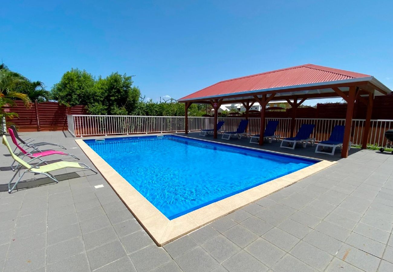 Villa à Le Gosier - Villa au Gosier ref G112A 5ch piscine 100m plage