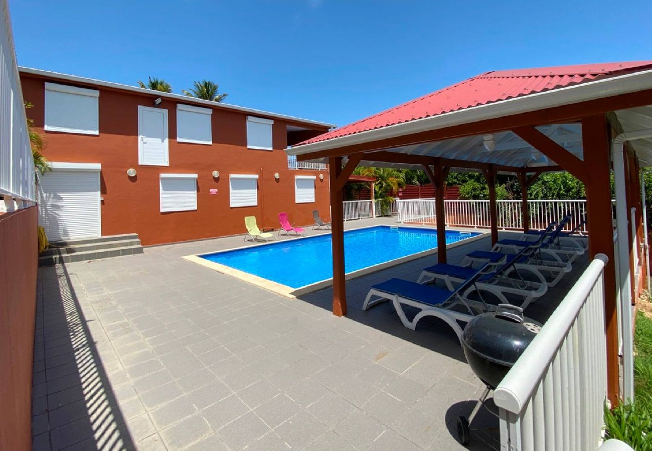 Villa à Le Gosier - Villa au Gosier ref G112A 5ch piscine 100m plage