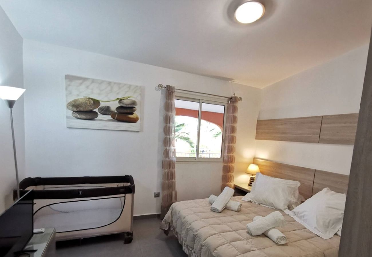 Villa à Le Gosier - Villa au Gosier ref G112A 5ch piscine 100m plage