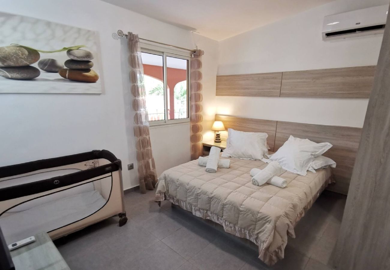 Villa à Le Gosier - Villa au Gosier ref G112A 5ch piscine 100m plage
