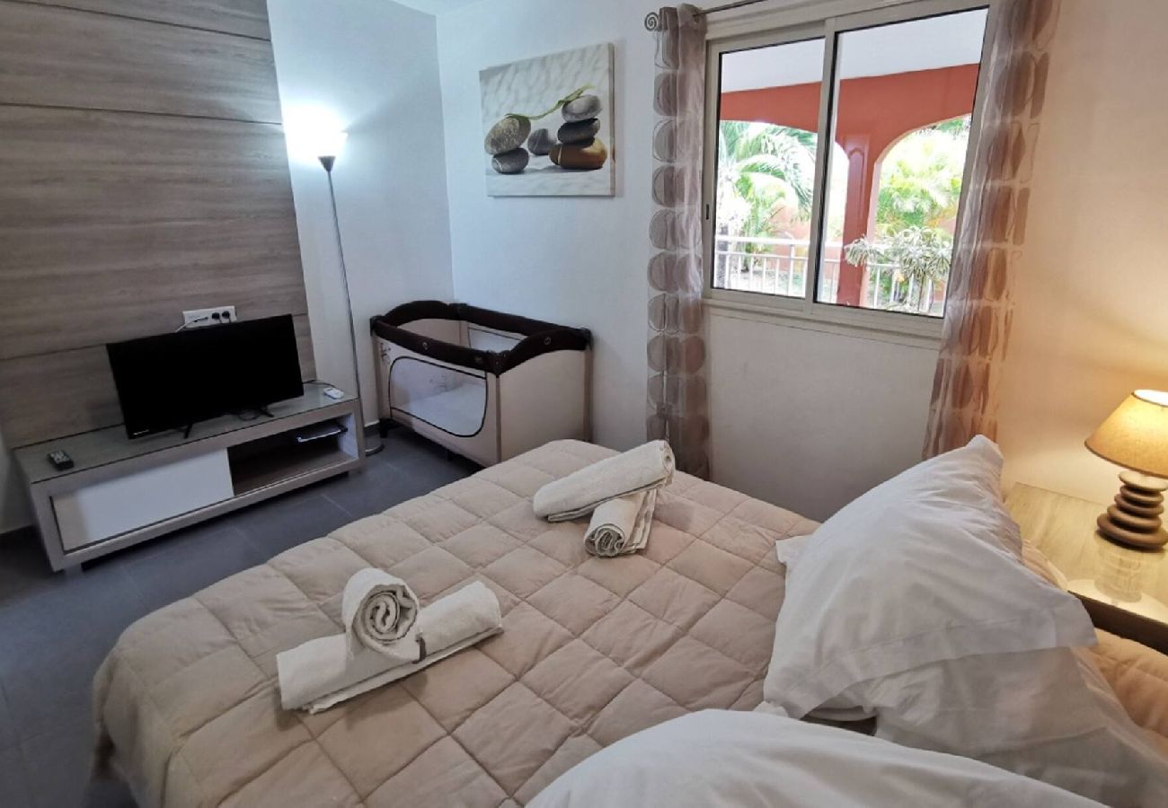 Villa à Le Gosier - Villa au Gosier ref G112A 5ch piscine 100m plage
