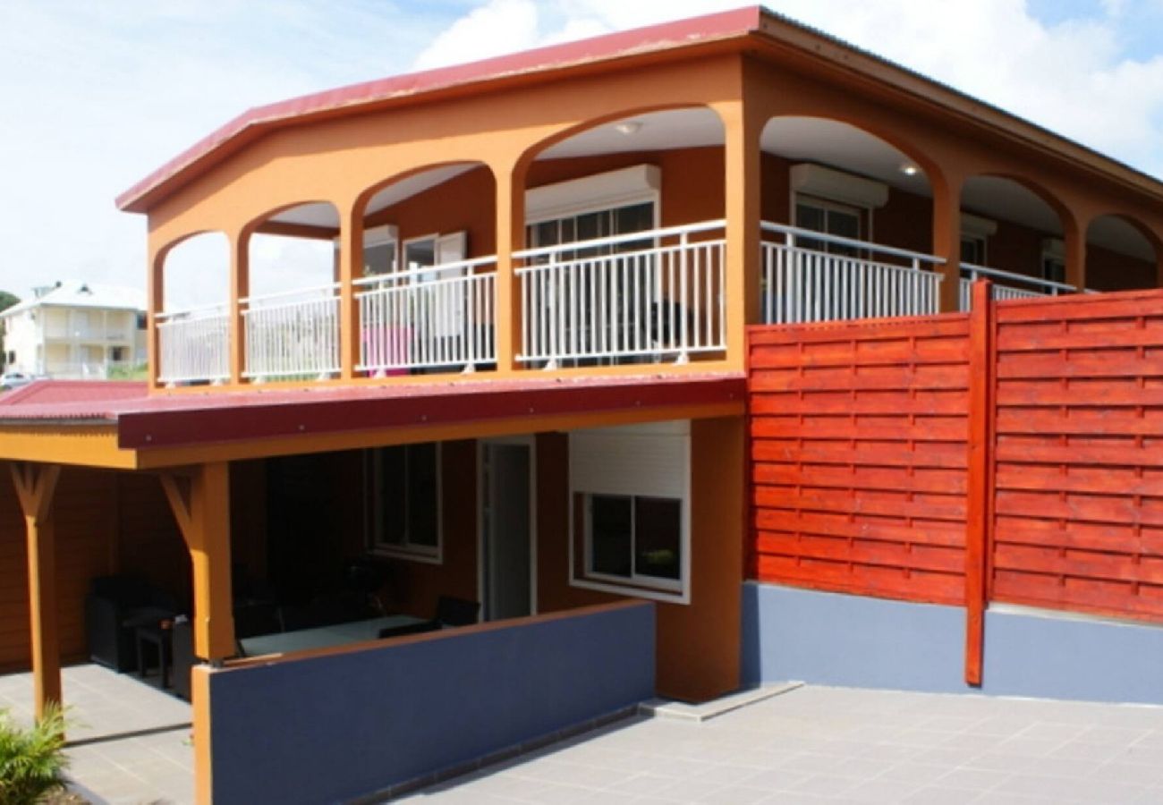 Villa à Le Gosier - Villa au Gosier ref G112A 5ch piscine 100m plage