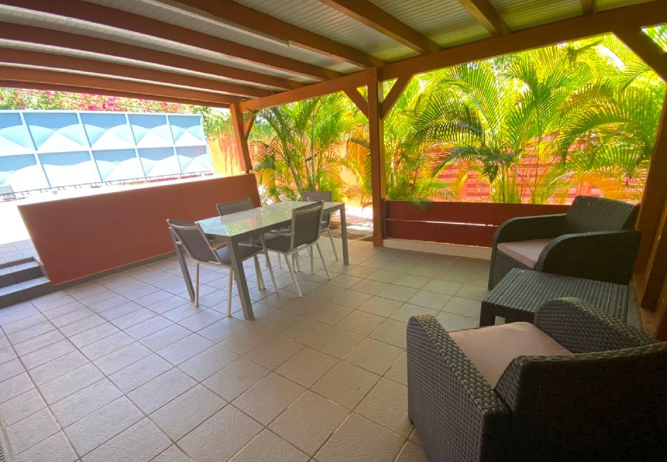 Villa à Le Gosier - Villa au Gosier ref G112A 5ch piscine 100m plage