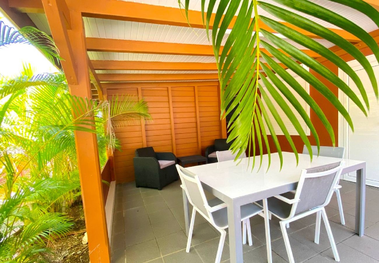 Villa à Le Gosier - Villa au Gosier ref G112A 5ch piscine 100m plage