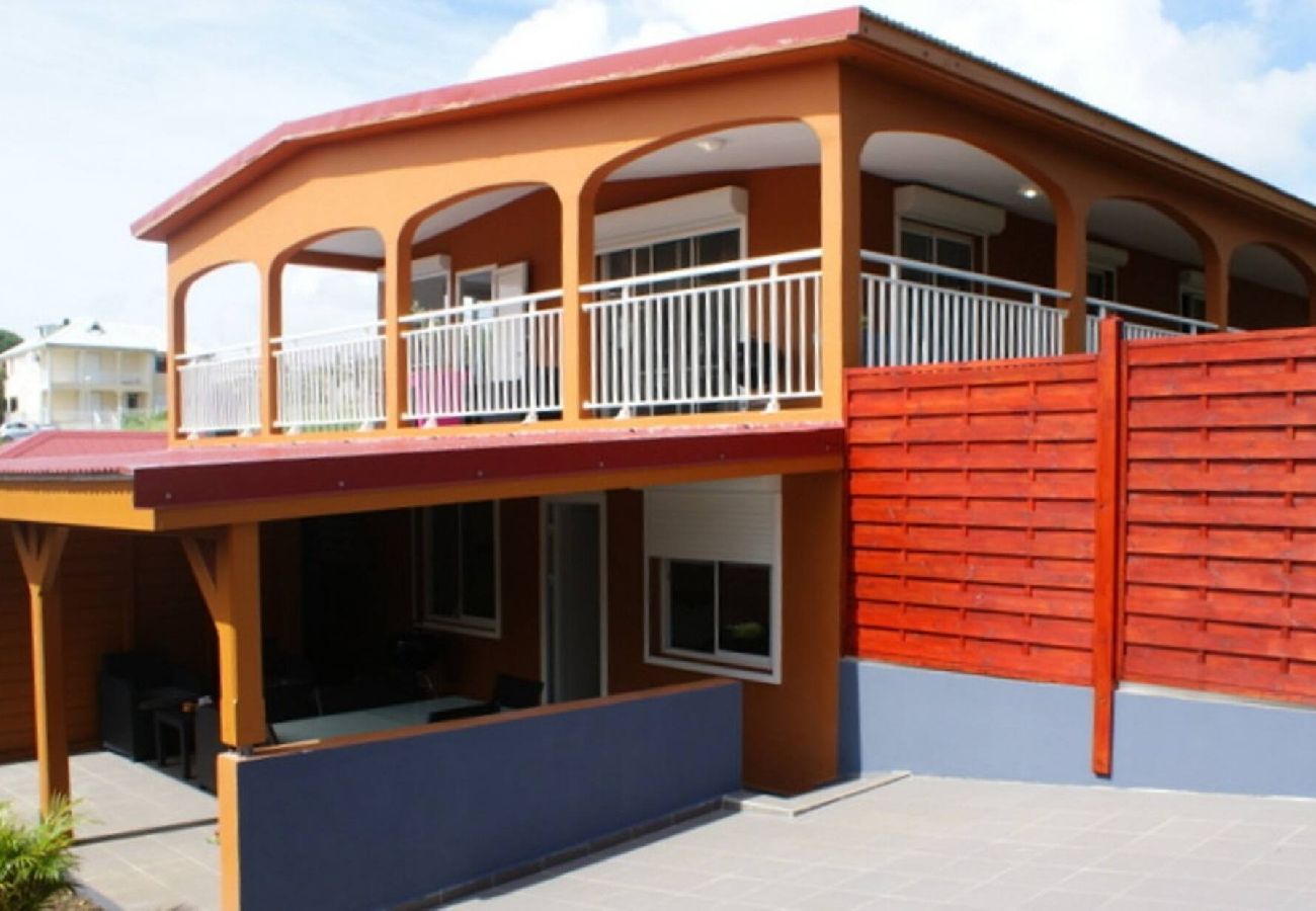 Villa à Le Gosier - Villa au Gosier ref G112A 5ch piscine 100m plage