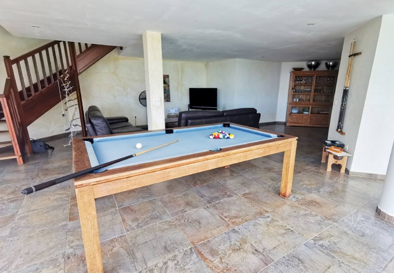 Villa à Pointe-Noire - Villa à Pointe Noire G187D vue mer 12 pers piscine
