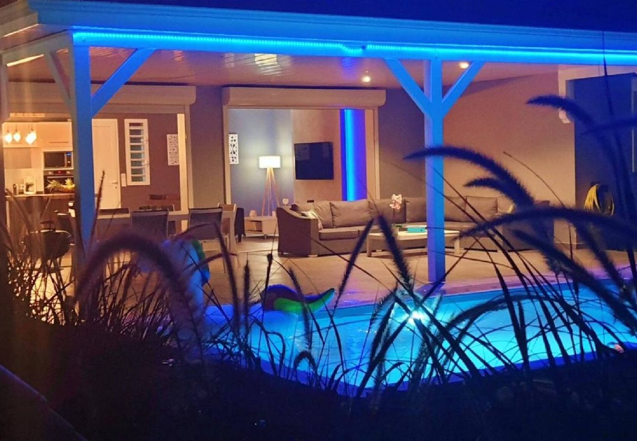 Villa à Le Gosier - Villa Gosier ref G111A 3ch 6 pers piscine