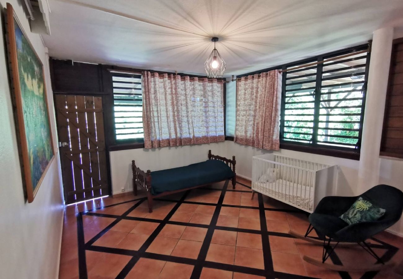 Villa à Deshaies - Villa à Deshaies G199 vue mer 11 pers piscine