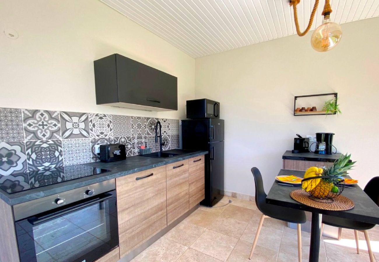 Villa à Le Gosier - Mini villa Gosier ref G015B 1ch 2 pers jacuzzi