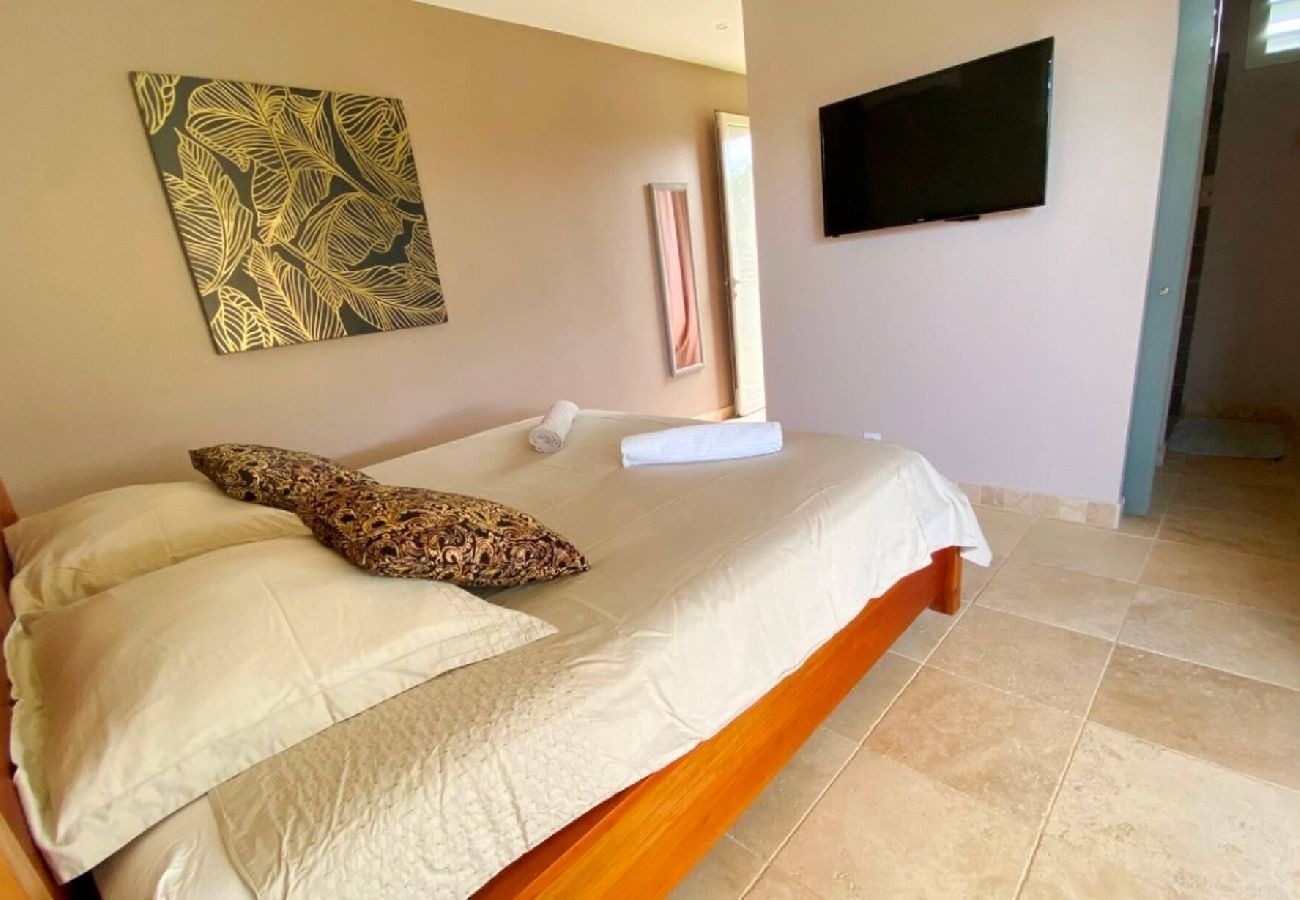 Villa à Le Gosier - Mini villa Gosier ref G015B 1ch 2 pers jacuzzi
