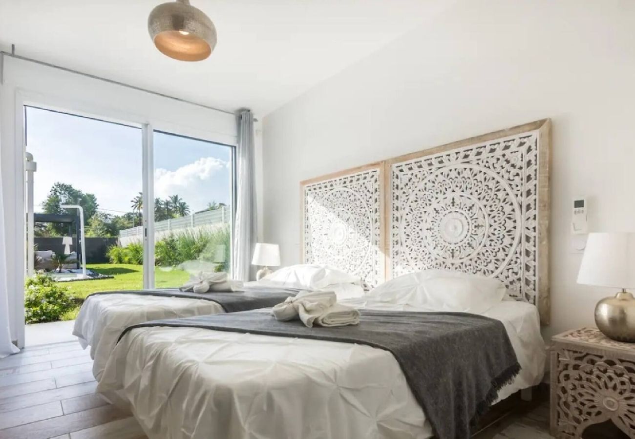 Villa à Le Gosier - Villa Gosier ref G167E 4ch 8 pers piscine