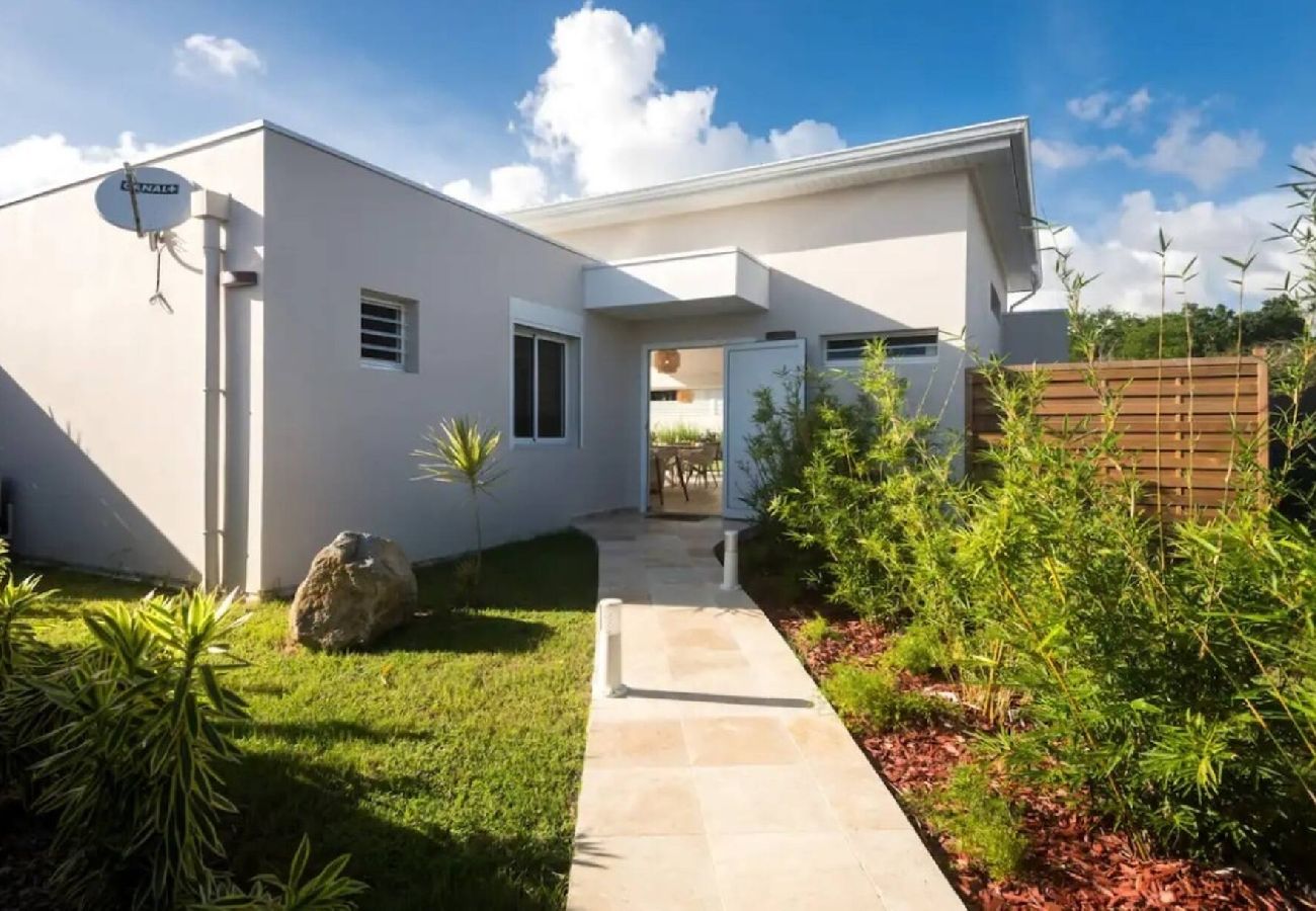 Villa à Le Gosier - Villa Gosier ref G167E 4ch 8 pers piscine