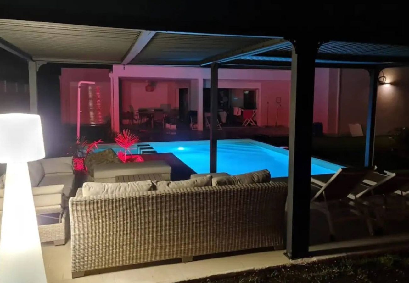 Villa à Le Gosier - Villa Gosier ref G167E 4ch 8 pers piscine