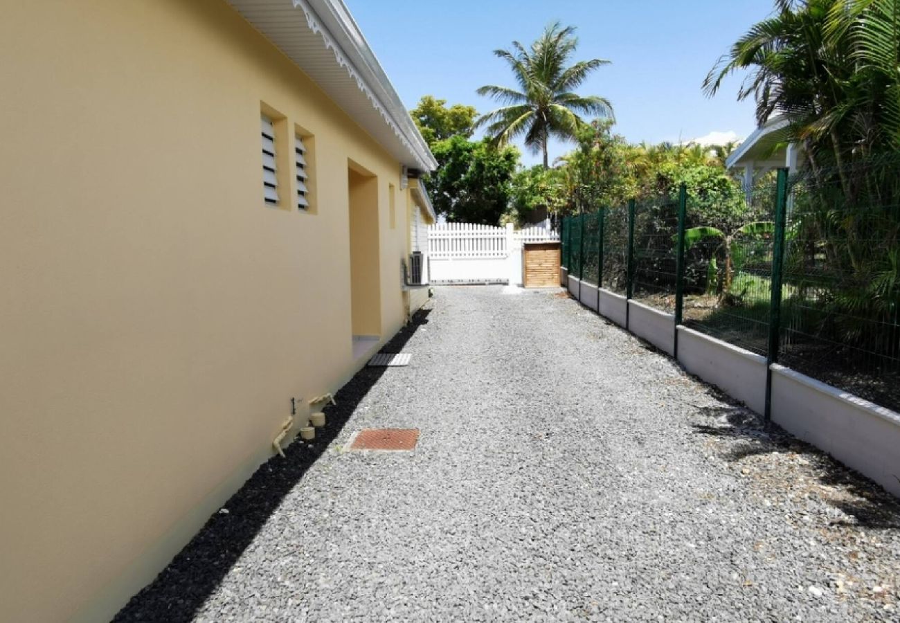 Villa à Sainte-Anne - Villa à Sainte Anne G166B 5 ch 12 pers piscine vue