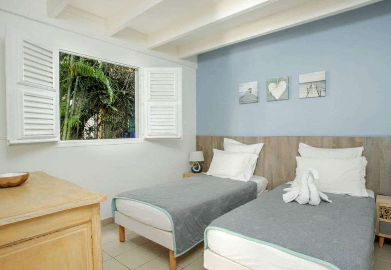 Villa à Rivière-Salée - Villa à Rivière Salée en Martinique - Ref : M135A