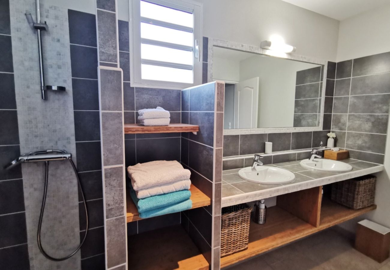 Villa à Le Diamant - Villa au Diamant en Martinique - Ref : M150