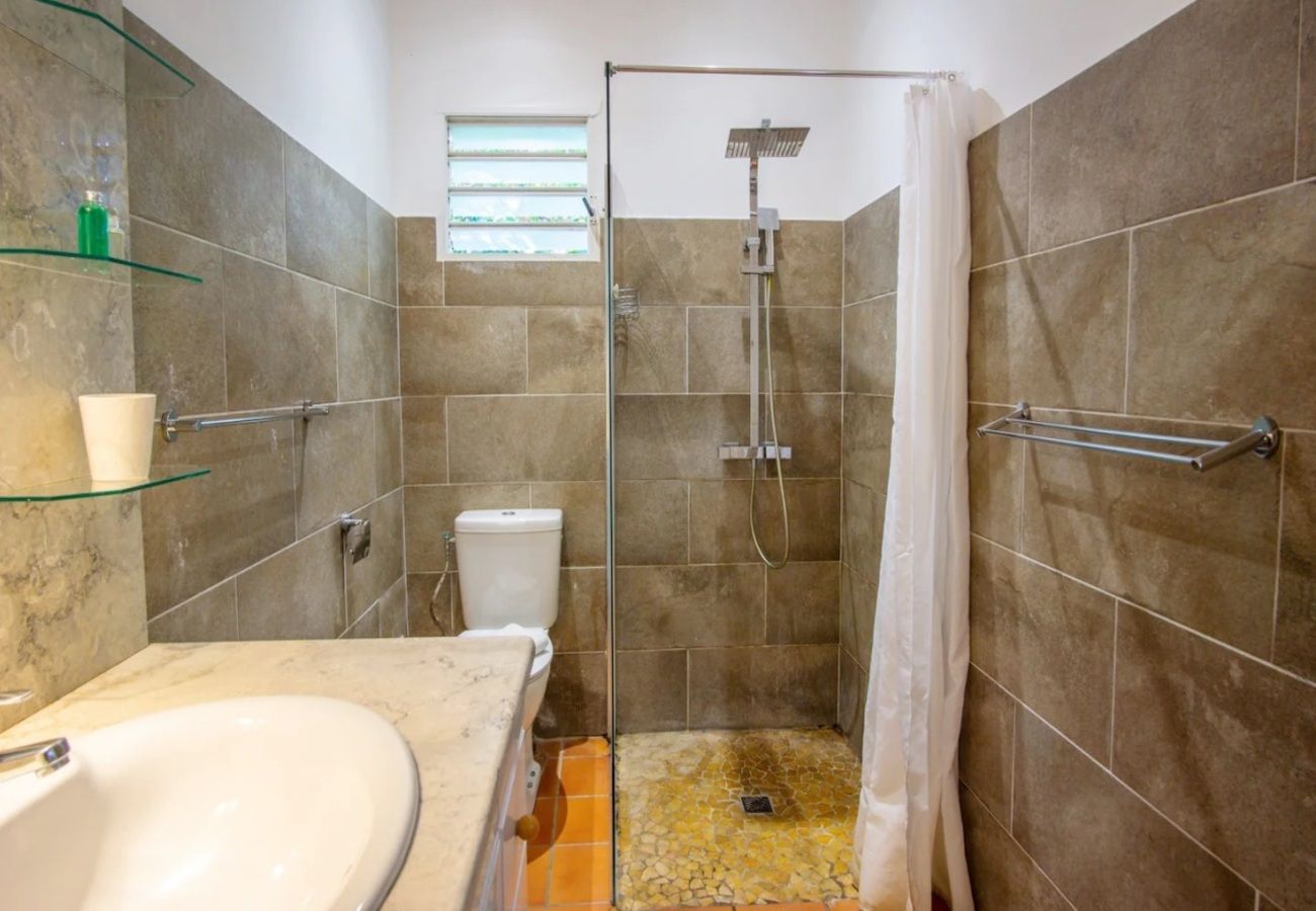 Villa à Le Diamant - Villa au Diamant en Martinique - Ref : M154