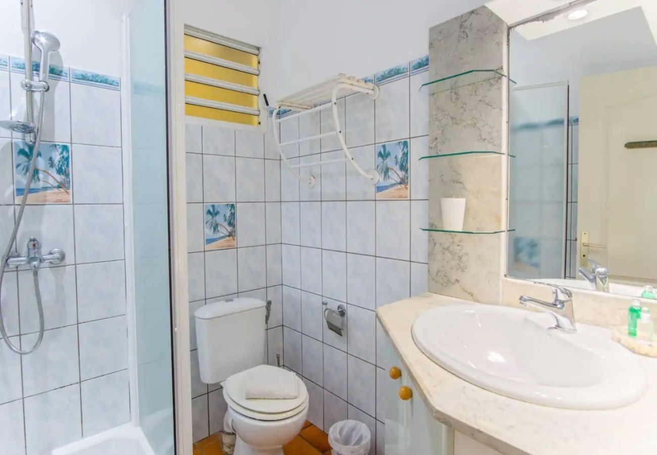 Villa à Le Diamant - Villa au Diamant en Martinique - Ref : M154